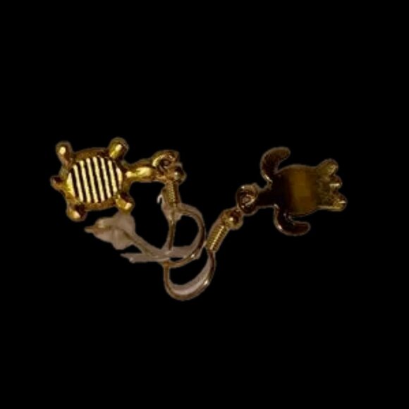 NWOT RARE Neiman Marcus Gold Turtle Earrings brass authentic top quality - Picture 2 of 3